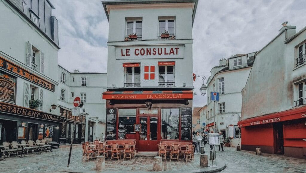 Seasonal Living in France: A Complete Guide for Retirees and Expats 2 Seasonal Living in France - Famous Restaurant in Paris