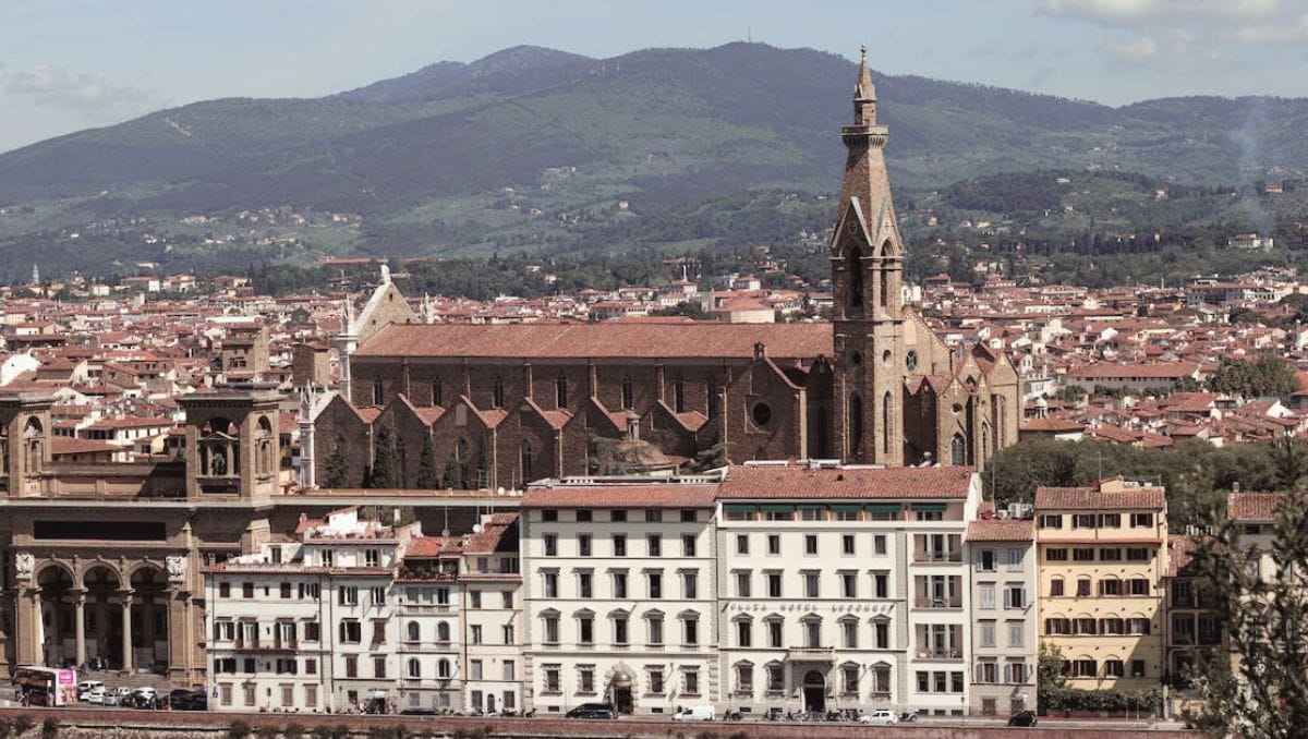 Florence Travel Guide - Best Things to do - Basilica of Holy Cross in Florence