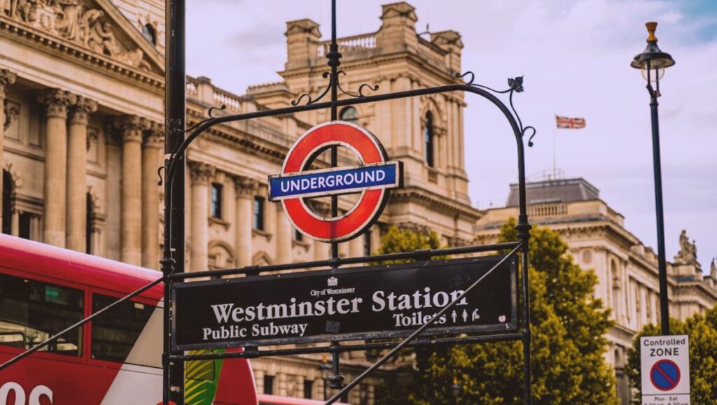 Travel Smarter with Cheap Travel Destinations & Budget Guides 10 London-Underground
