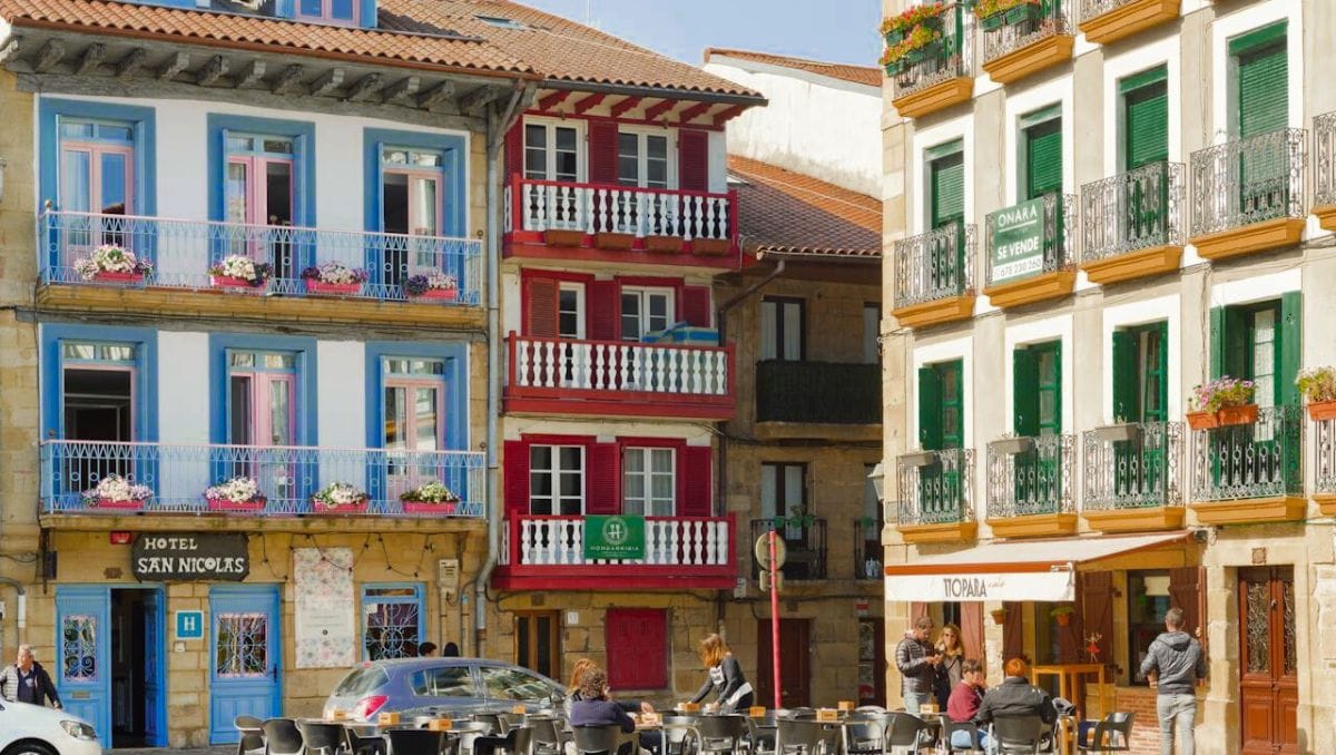 Where to Stay in Nice Sidewalk Cafe in Nice Old Town